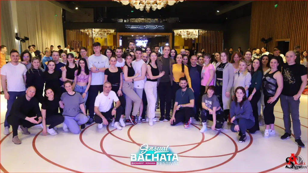 Diverse group of students posing in AXcent Dance class Zurich