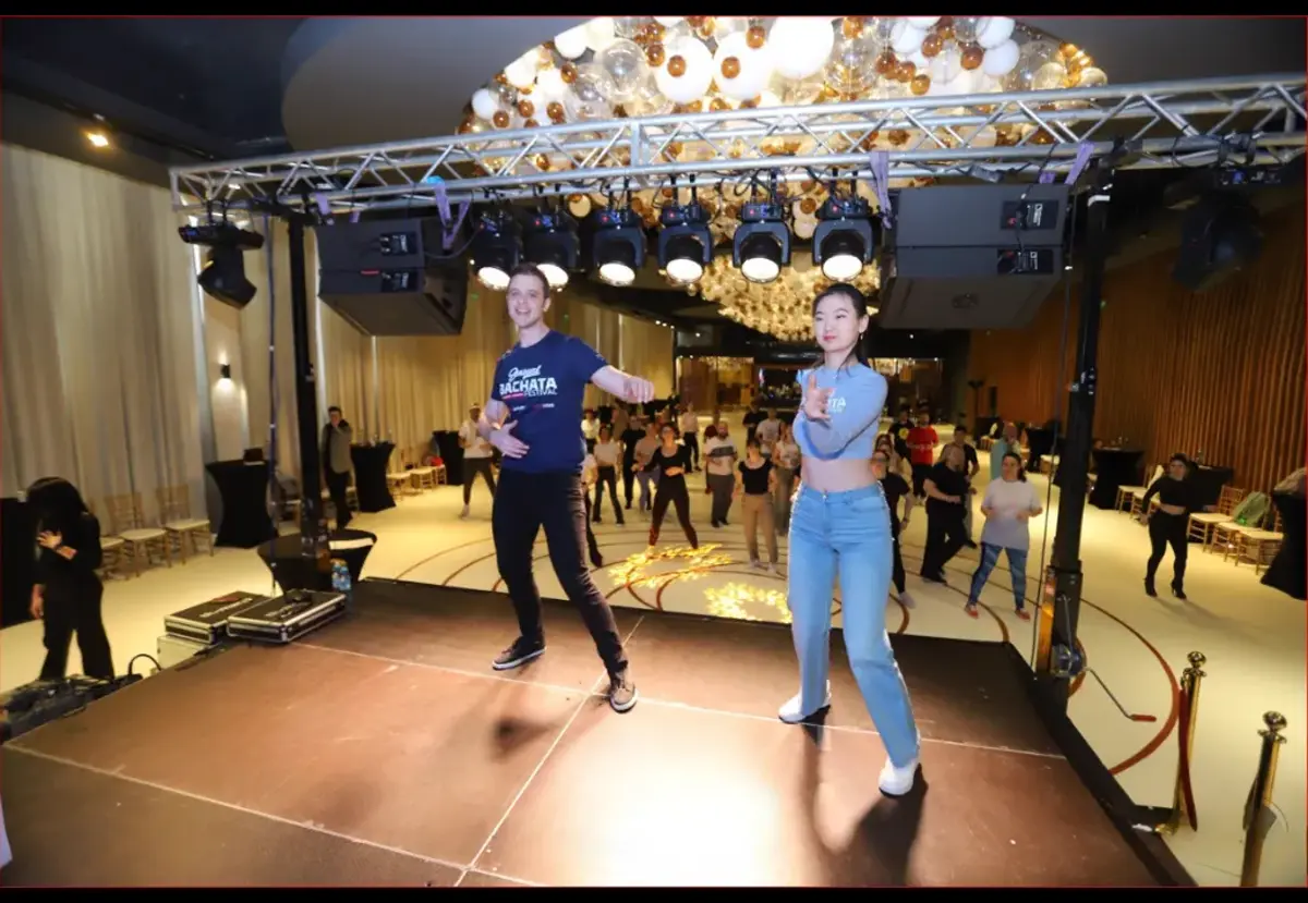 AXcent Dance instructors teaching a Bachata workshop in Zurich